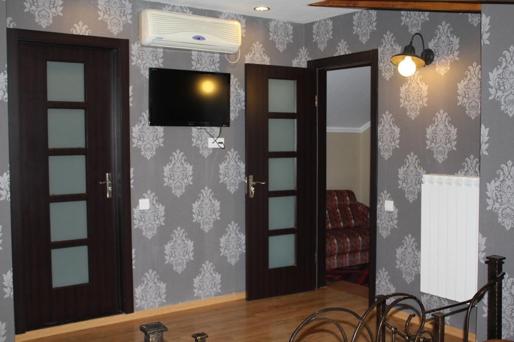 Prestige Palace - Esquisse Hotel Тбилиси Стая снимка