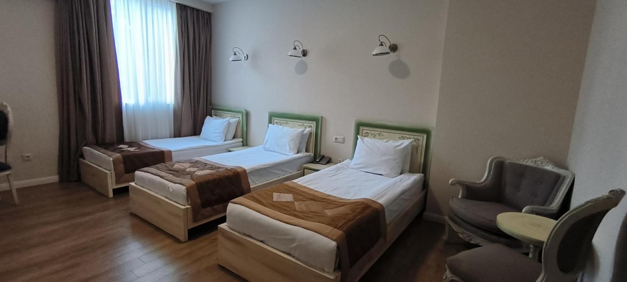 Prestige Palace - Esquisse Hotel Тбилиси Стая снимка