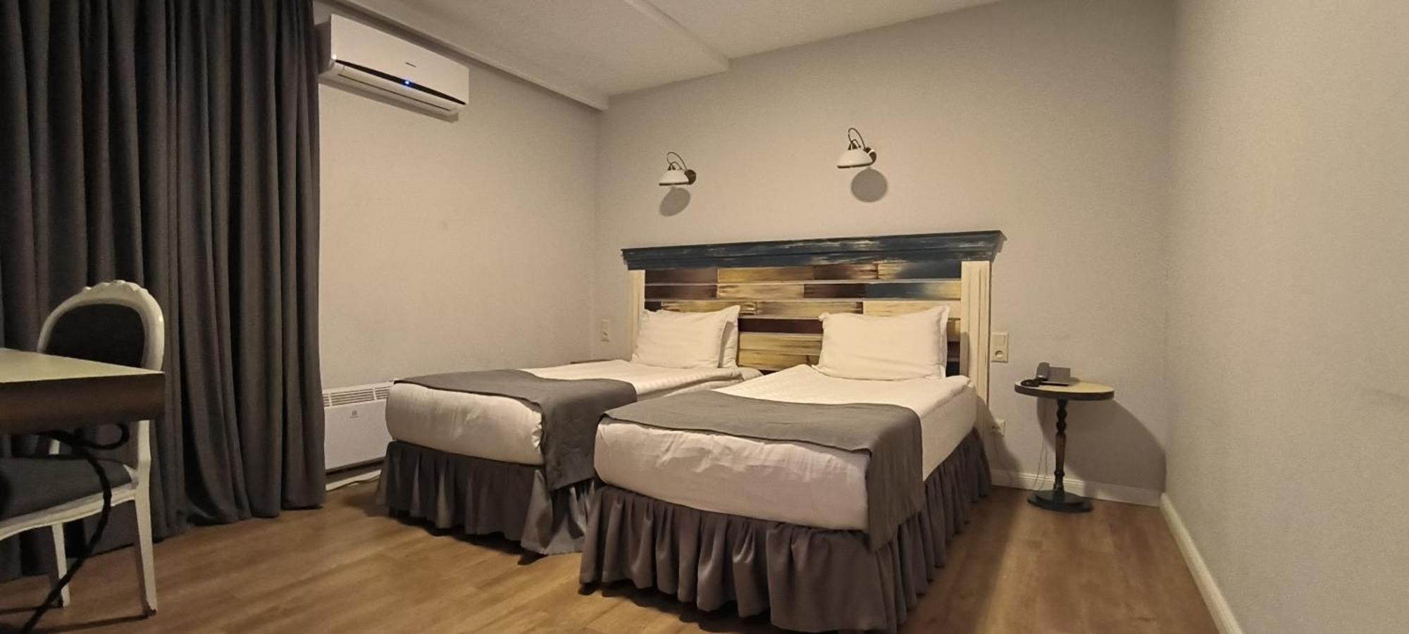 Prestige Palace - Esquisse Hotel Тбилиси Стая снимка