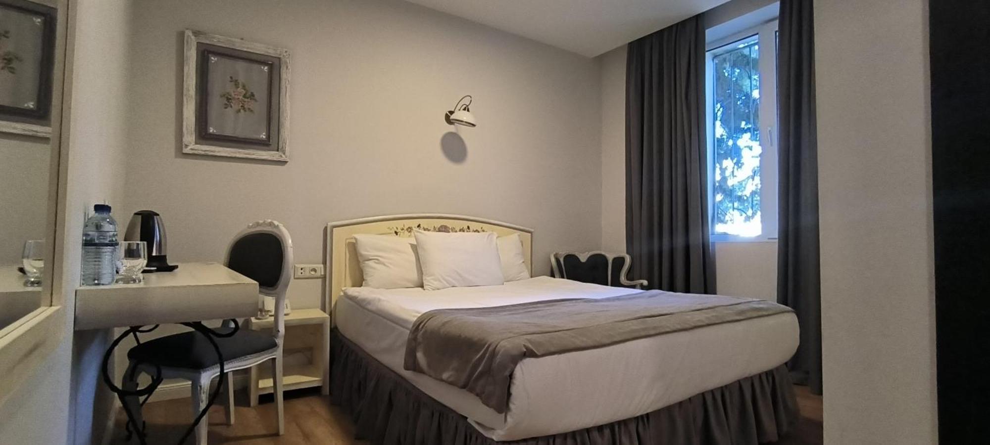 Prestige Palace - Esquisse Hotel Тбилиси Стая снимка