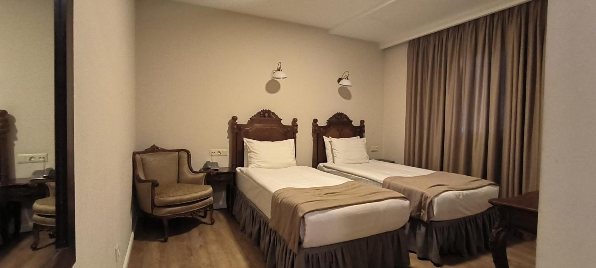 Prestige Palace - Esquisse Hotel Тбилиси Стая снимка