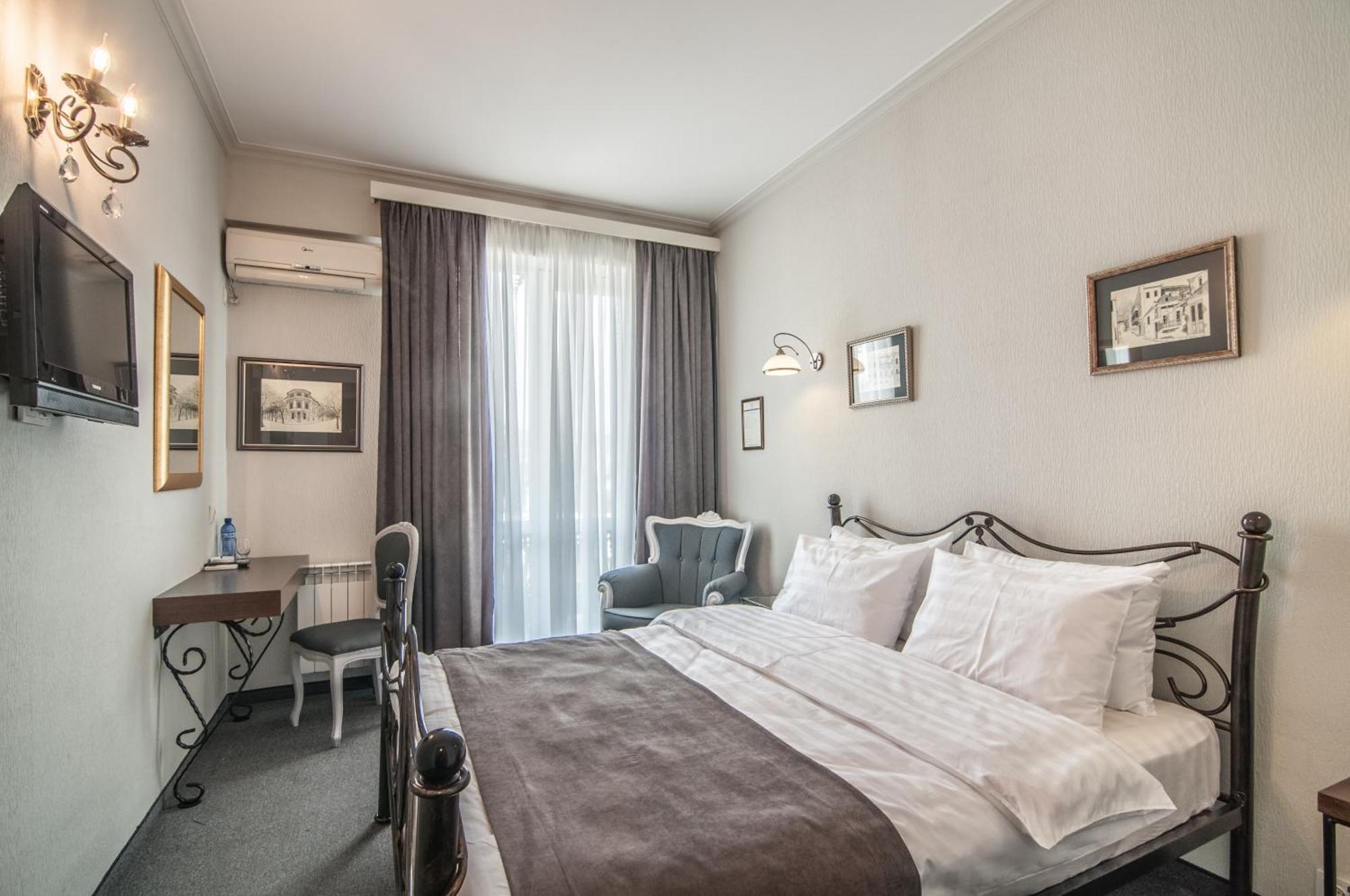 Prestige Palace - Esquisse Hotel Тбилиси Стая снимка