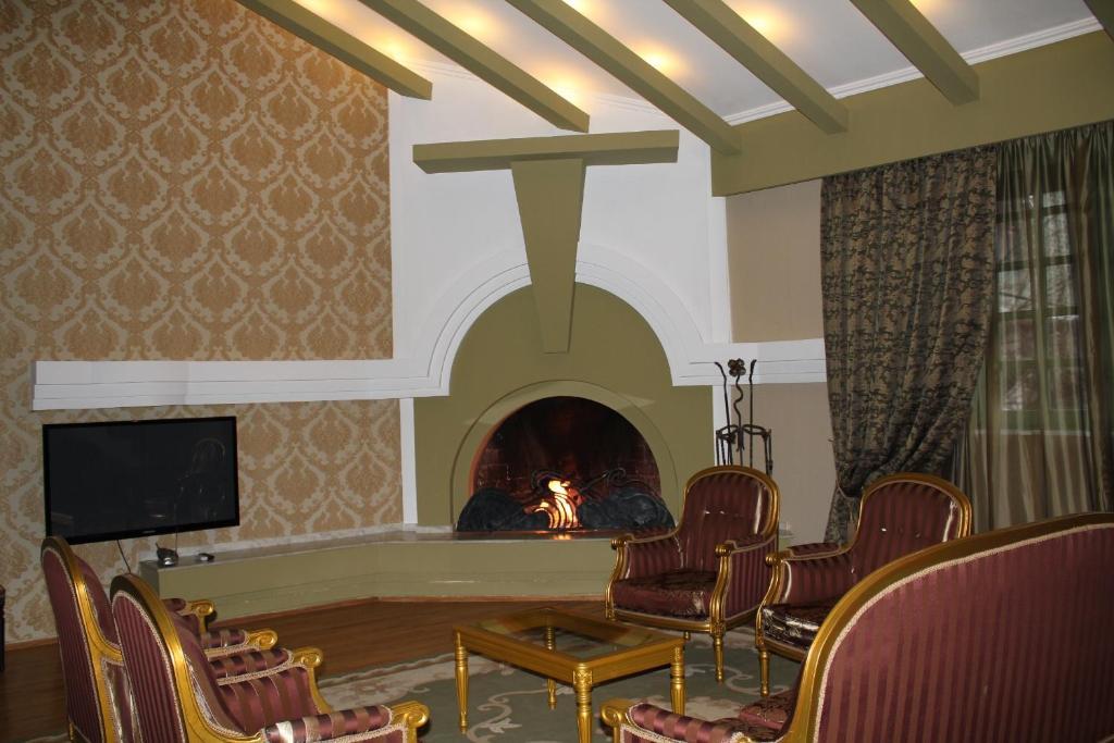 Prestige Palace - Esquisse Hotel Тбилиси Стая снимка