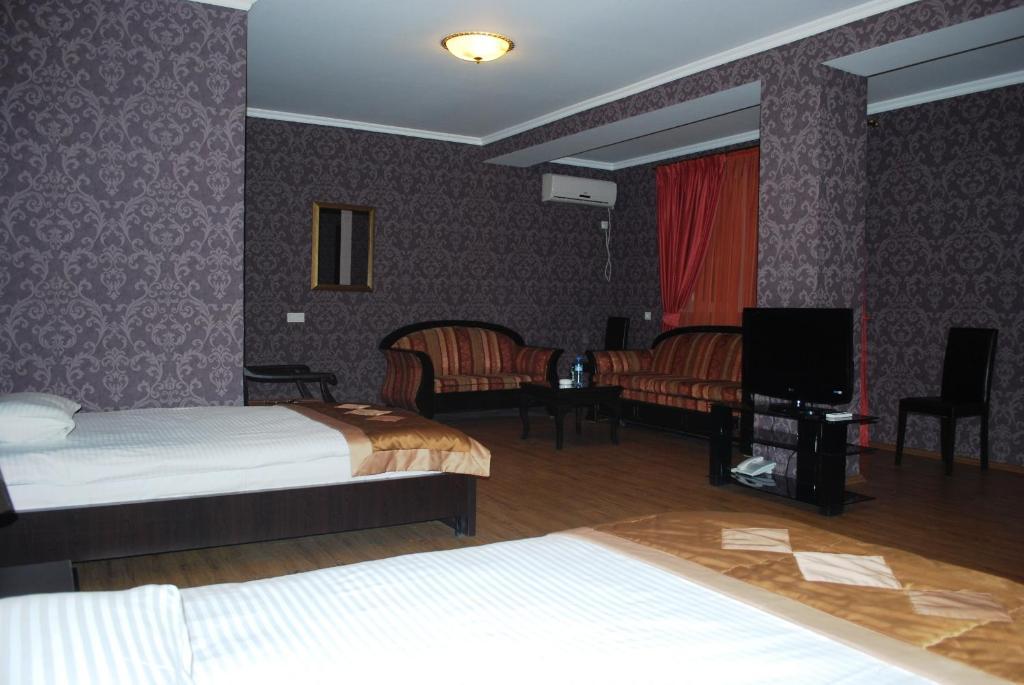 Prestige Palace - Esquisse Hotel Тбилиси Стая снимка