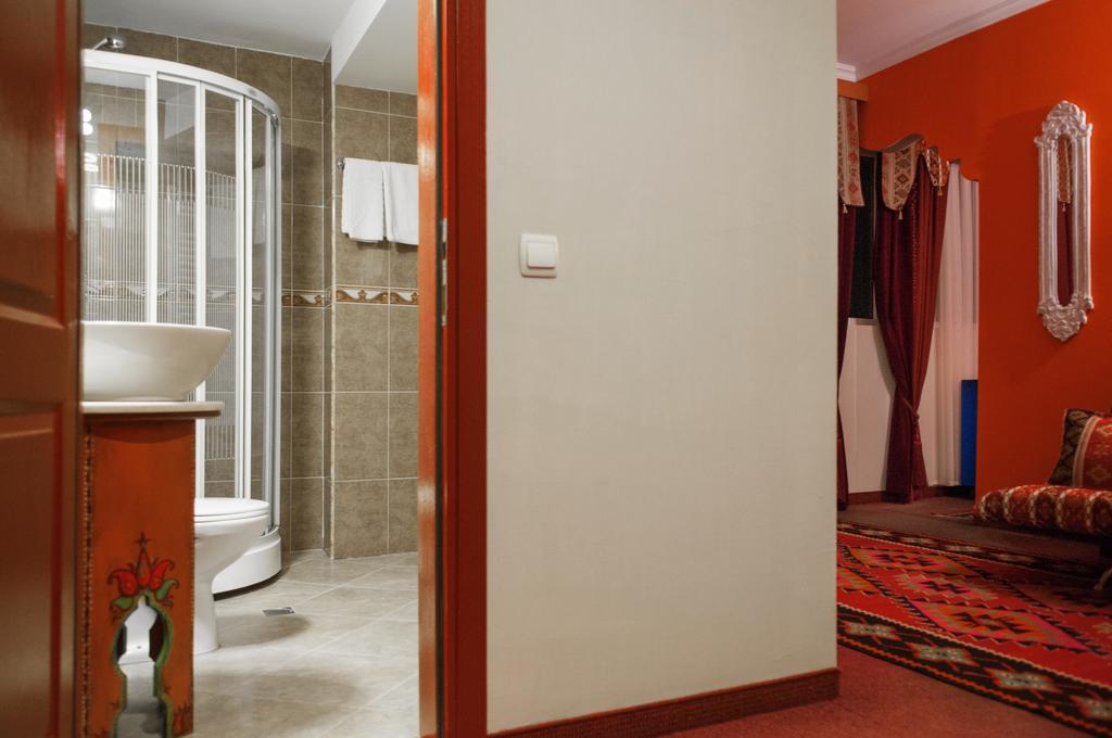 Prestige Palace - Esquisse Hotel Тбилиси Екстериор снимка